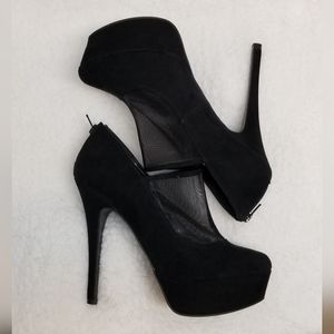 Call it Spring Black stiletto!
